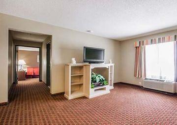 Hotel Quality Memphis/ Wolfchase Galleria 2*